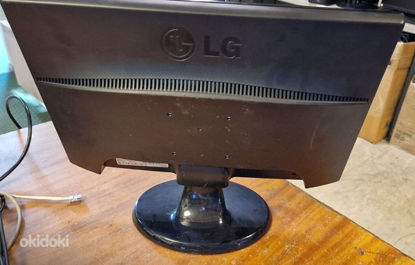 LG 19" LCD MONITOR (foto #2)