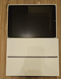 2020 Apple iPad 8th Generation (10.2-inch, Wi-Fi + Cellular) (1 foto / 7)