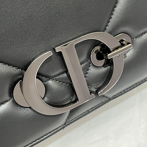 Dior Montaigne Must kott (2 foto / 4)