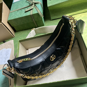 GUCCI GG Matelassé Small Shouder Bag In Black 739709 Size 27 (2 foto / 4)