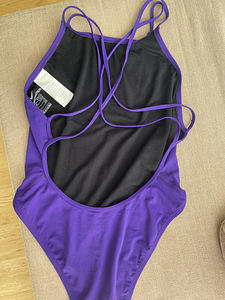 Uus Nike ujumistrikoo s 36 (2 foto / 2)