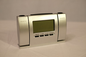 Projektsiooni äratuskell, Projektion Alarm Clock (1 foto / 3)