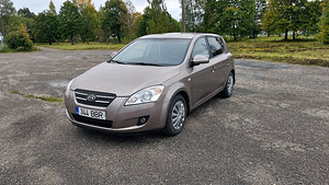 Аренда авто (2 фото из 2)