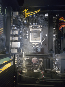 Mängude emaplaat Gigabyte GA-B250M-D2V (1 foto / 2)