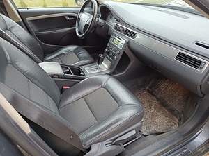 Volvo V70 2,4 120kW (2 foto / 6)