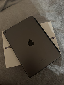 iPad (2021), 10,2", 64 GB, WiFi, space grey + smart keyboard (3 foto / 3)