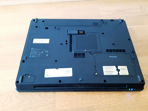 HP Compaq 6715s (8 foto / 8)