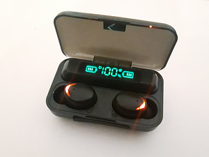 Bluetooth kõrvaklapid TWS akupangaga. (4 foto / 6)