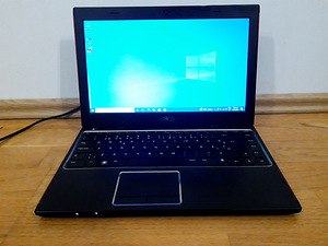 Dell Vostro V131 i5 Red (2 foto / 9)