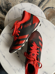 Adidas Predator jalgpallisaapad suurus 40,5 (2 foto / 3)