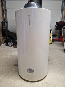Ariston boiler 80l (1 foto / 1)