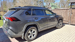 Toyota Rav4 (6 foto / 10)