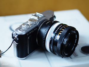 Olympus PEN E-PL8 hübriidkaamera koos objektiividega. (7 foto / 8)