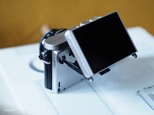 Olympus PEN E-PL8 hübriidkaamera koos objektiividega. (8 foto / 8)