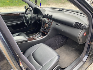 Мерседес бенц C270cdi (5 фото из 8)