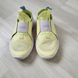 Кроссовки Nike для девочки s:30 (2 фото из 8)