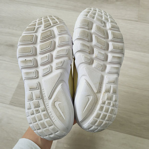 Кроссовки Nike для девочки s:30 (6 фото из 8)