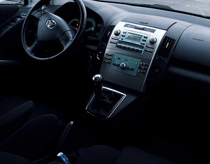 Продам Toyota Corolla Verso 1,6 ,2007 Benz/Man (7 фото из 10)