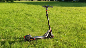 SEGWAY ninebot E3 PRO электросамокат (2 фото из 6)