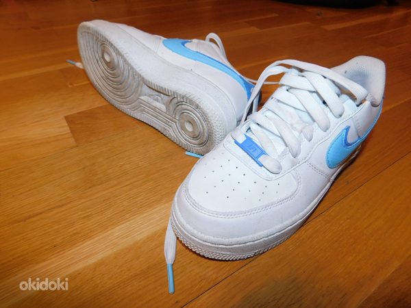 Кроссовки Nike белые №35,5 (фото #2)
