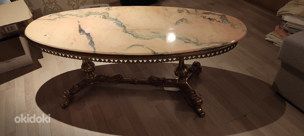 Кофейный стол литой, столешница мрамор. (фото #3)