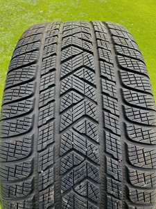 Pirelli Scorpion шины 275/40/R21 (3 фото из 8)