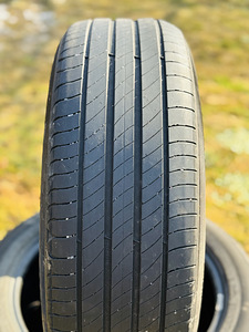 Продаются летние шины Michelin R17 205/55 (3 фото из 3)