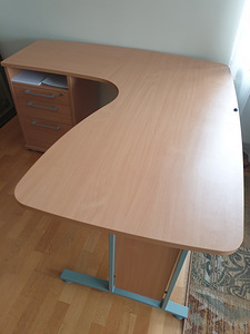 Kontori või õppe laud / Office desk (1 foto / 3)