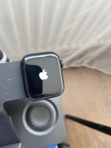 Apple watch se-44 (1 фото из 2)