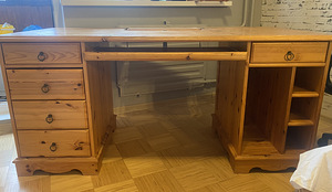 Puidust kirjutuslaud 160x75x75 (1 foto / 5)