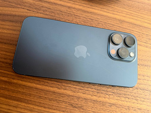 iPhone 15 Pro Max (2 фото из 4)