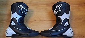 Motosaapad Alpinestars (1 foto / 3)