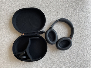 Sony WH-1000XM3 (2 foto / 2)