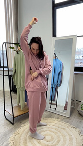 Stiilne kevadkomplekt puudri värvi (2 foto / 4)