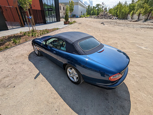 Jaguar XK8 Cabrio 4.0 V8 (11 foto / 15)