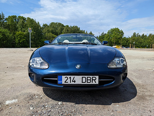 Jaguar XK8 Cabrio 4.0 V8 (15 foto / 15)