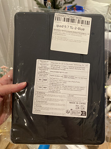 iPad 9.7 2018 6. väljaande ümbris-alus (1 foto / 2)