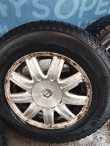 Valuveljed talverehvidega Chrysler Grand Voyagerile (3 foto / 6)