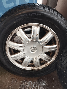 Valuveljed talverehvidega Chrysler Grand Voyagerile (5 foto / 6)