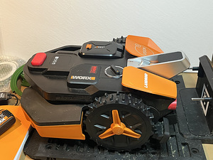 Robotmuruniiduk WORX Vision 550m2 kaablivaba (1 foto / 5)