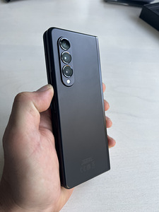 Samsung Galaxy Fold 3 256GB nagu uus (3 foto / 5)