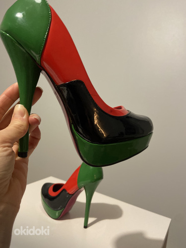 Женские туфли. Зеленые. На высоком каблуке. 38 39 (фото #2)