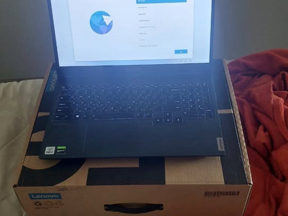Lenovo legion GTX 1650 i5 9300h 16gb 512gb SSD