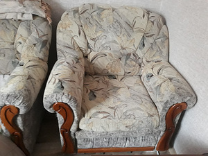 Диван и 2 кресла (1 фото из 3)