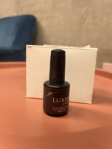 Luxio geel lakk (6 foto / 6)