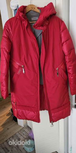 Женское красное пальто (фото #1)