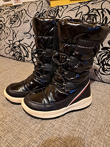 Talvesaapad TOMMY HILFIGER, suurus 35