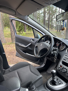 Peugeot 308 (4 foto / 15)