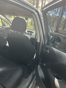 Peugeot 308 (6 foto / 15)