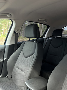 Peugeot 308 (9 foto / 15)